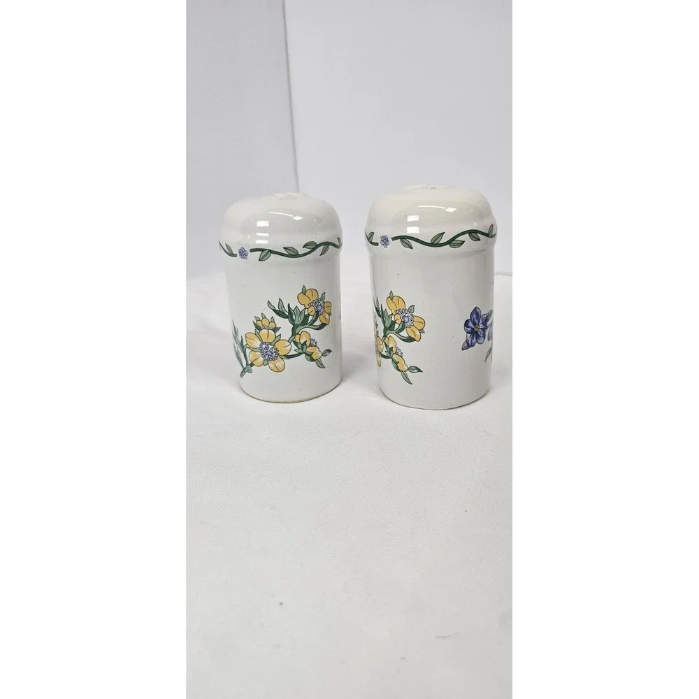 Vintage Floral Ceramic Salt Pepper Shakers Set Cream Blue Yellow Flowers 4